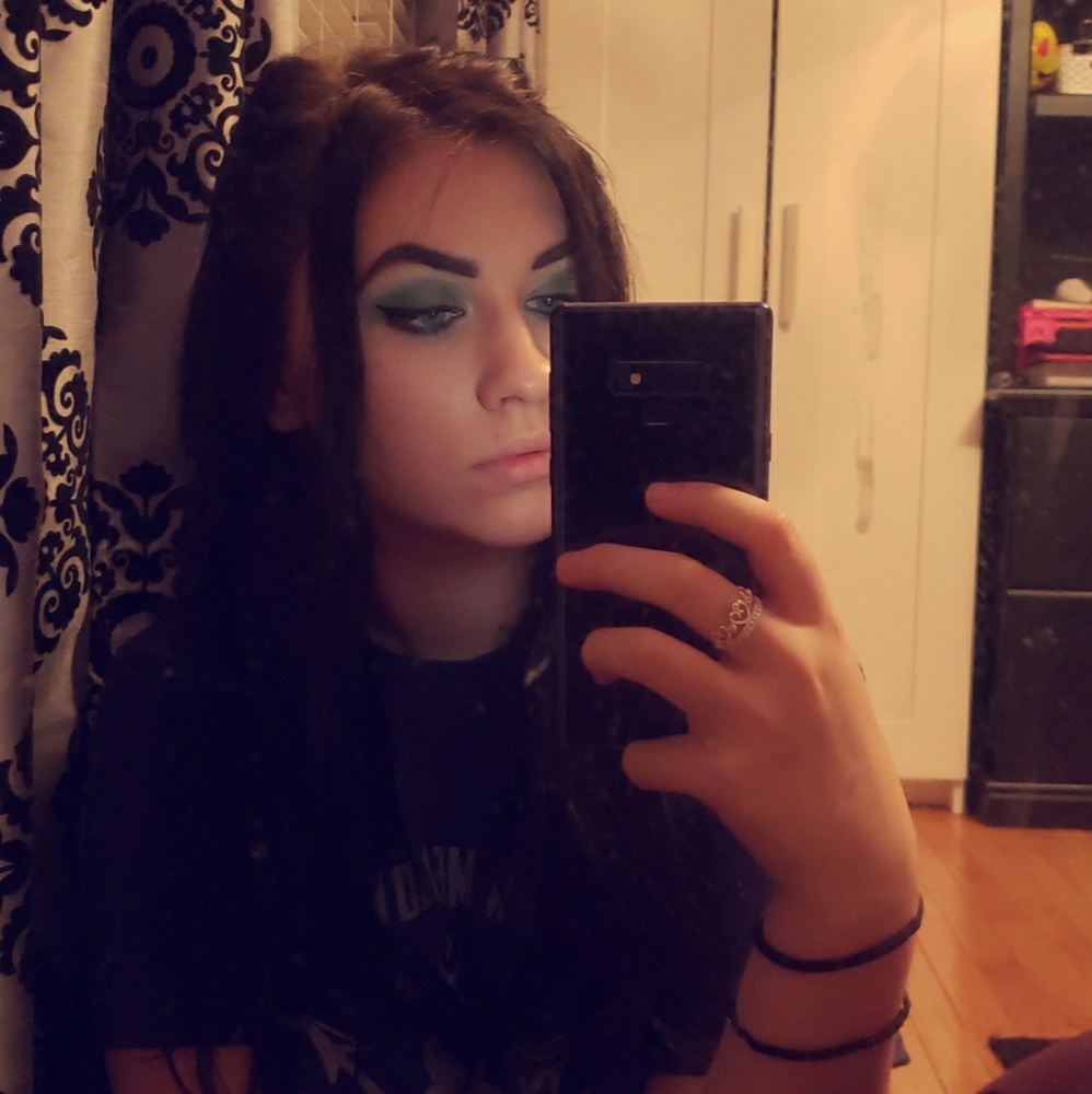 Meet your Posher, Olivia